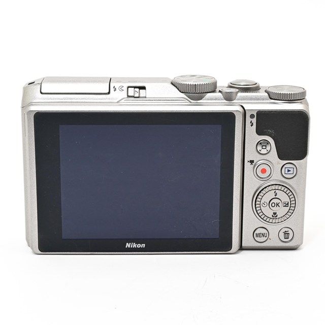 良品＞ Nikon COOLPIX A900 シルバー A900SL｜光学35倍ズーム｜2029万