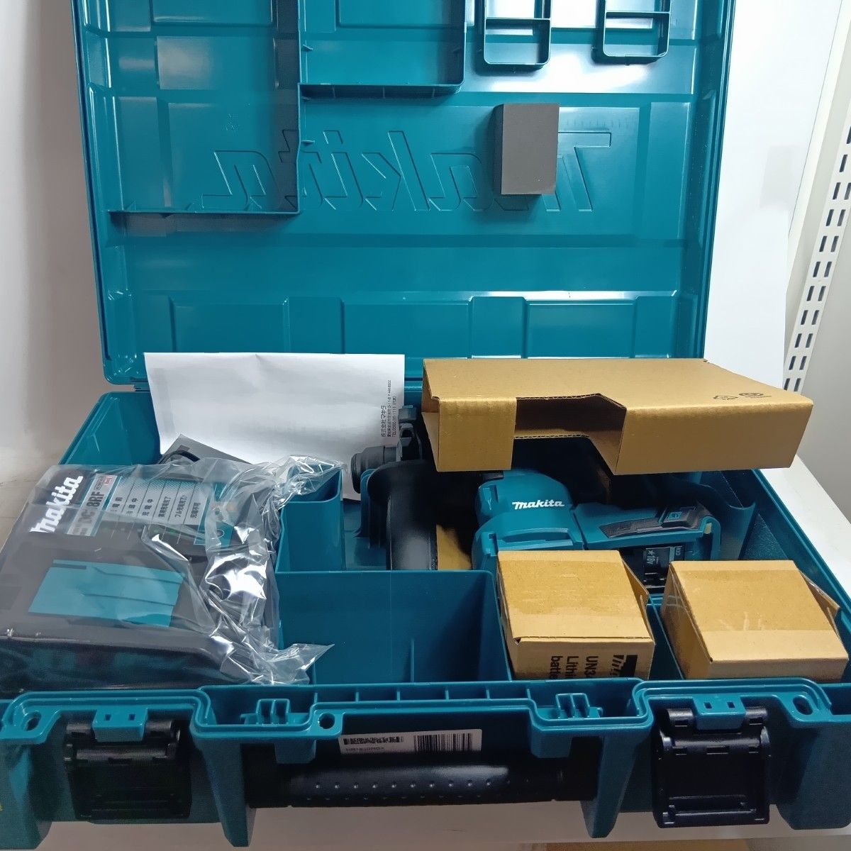 MAKITA マキタ 締め付け工具 ハンマドリル HR183DRGX ブルー 未使用品(S) 充電器・充電池2個・ケース付