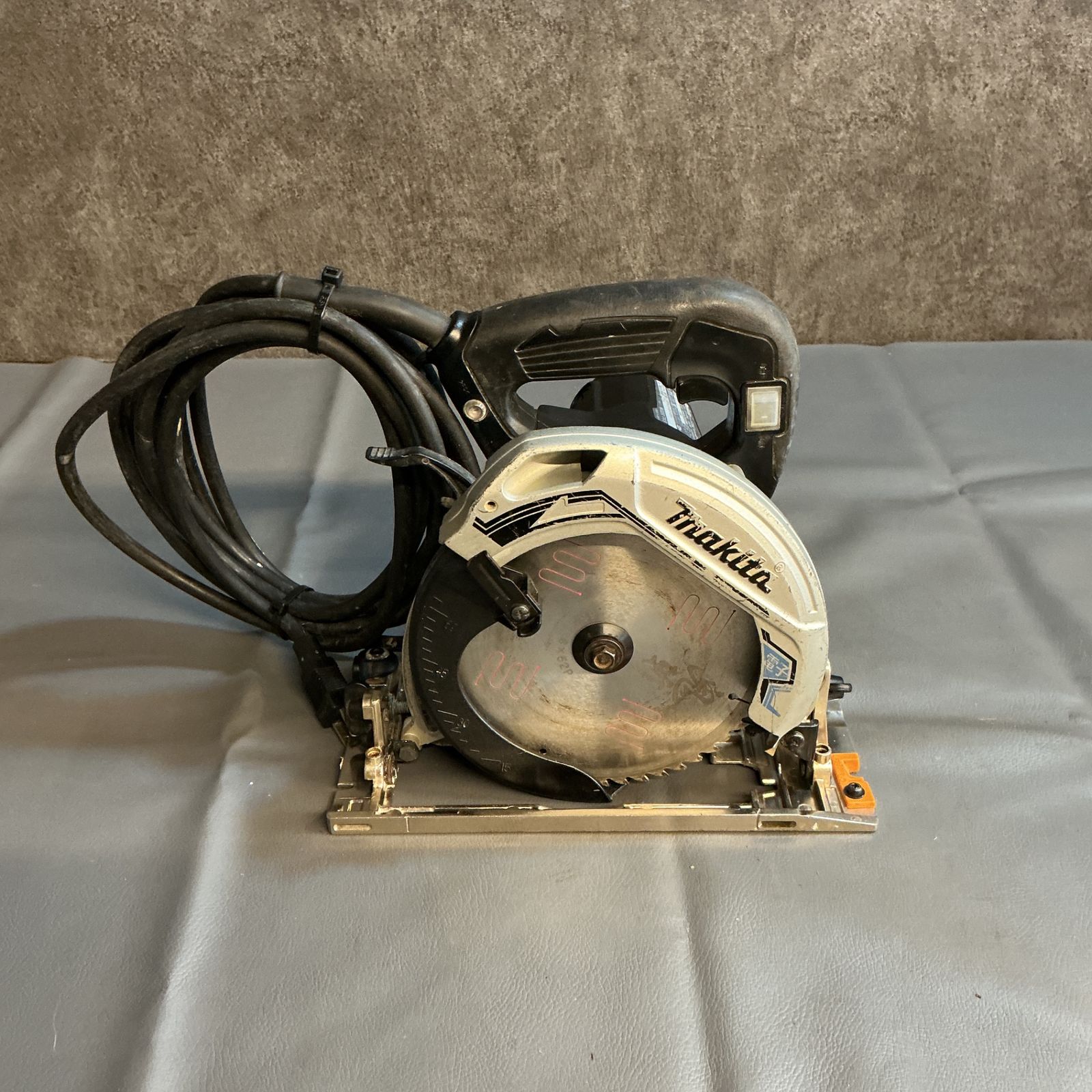 電動工具・エア工具 【】マキタ(makita) 電子マルノコ 5735C 【越谷店】