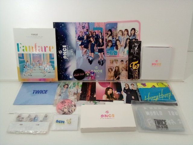 TWICE グッズセット - メルカリ