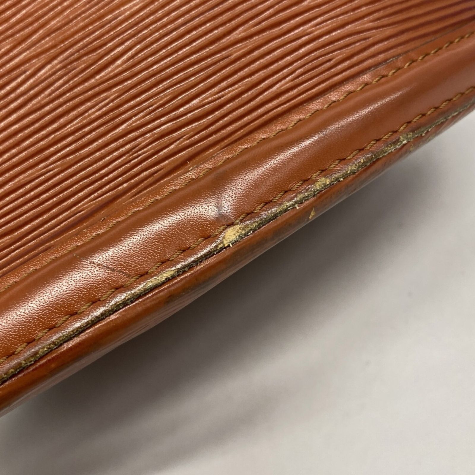 ルイ・ヴィトン(Louis Vuitton) ルイ・ヴィトン ショルダーバッグ エピ 