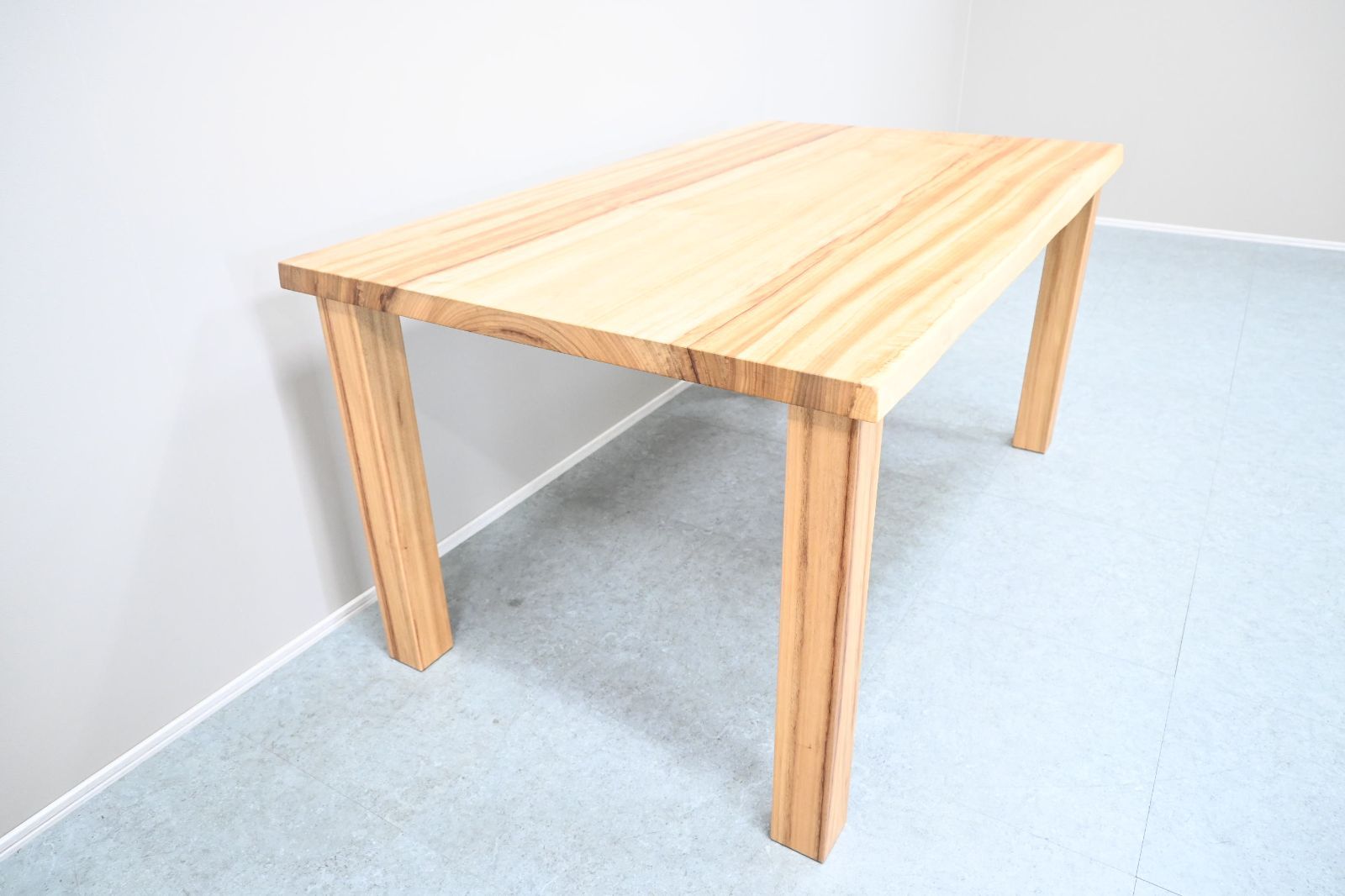 ☆展示美品☆KAGURA 家具蔵 ダイニングテーブル 無垢材 一枚板テーブル