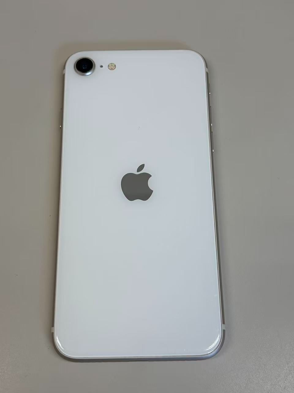 美品 電池100%SIMフリー iPhone SE(第3世代) 64GB