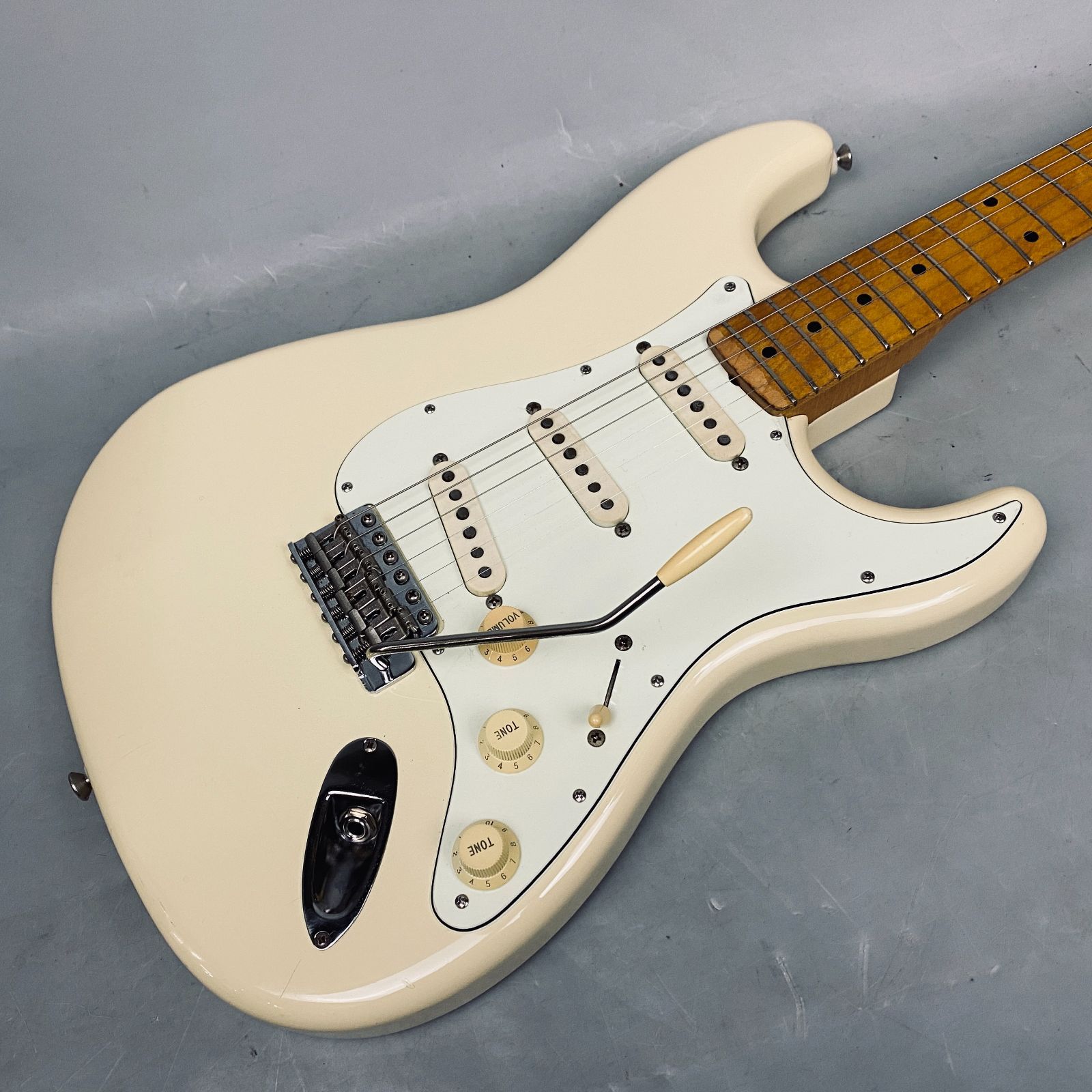 Fender Japan ST67-85 VWH 1989年製 AA52D075700 f145 - メルカリ