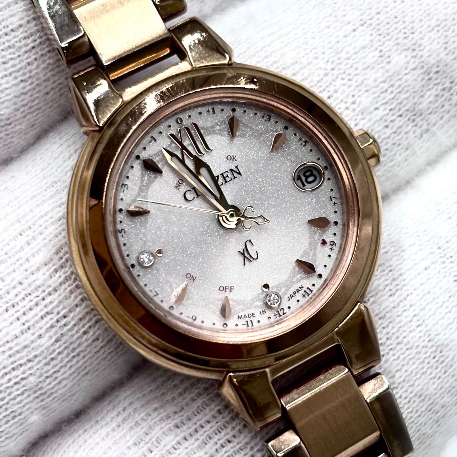 【稼働】CITIZEN/シチズン XC/クロスシー 腕時計 ECO-DRIVE/エコドライブ 電波ソーラー ラメ文字盤 ダイヤ2P デイト