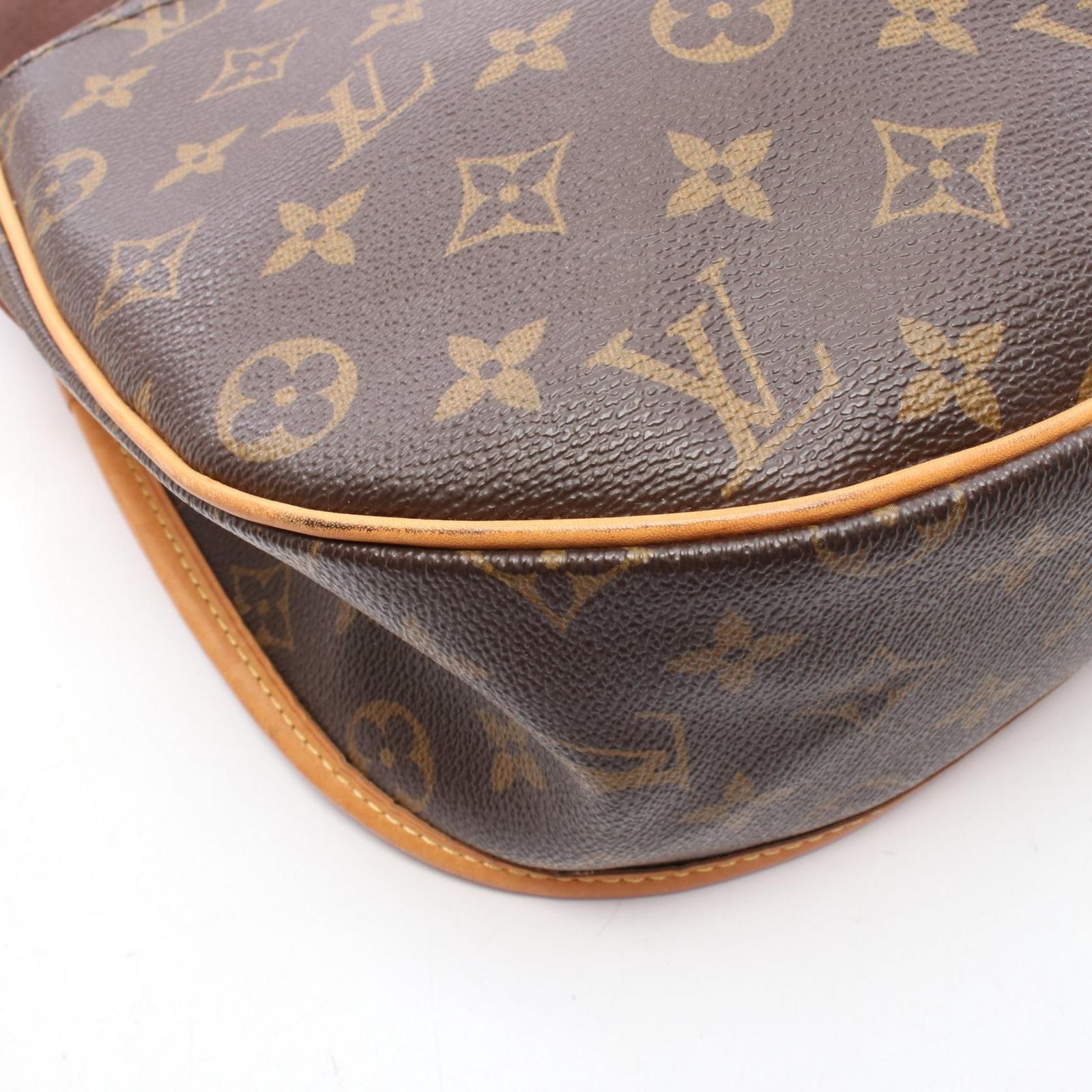 ルイ・ヴィトン LOUIS VUITTON ショルダーバッグ メニルモンタンMM 