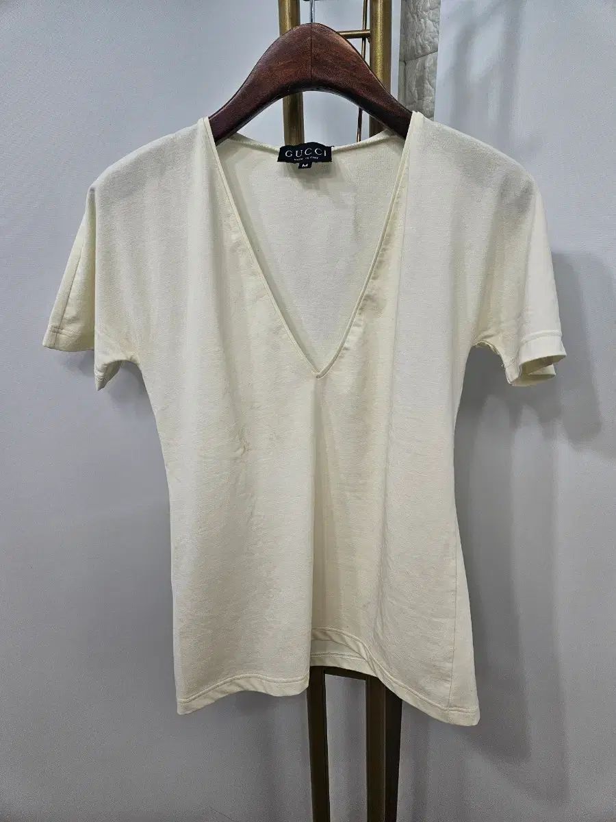 グッチ Vネック 半袖 Tシャツ アイボリー M