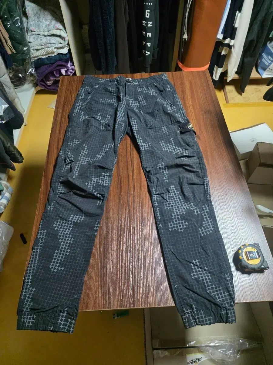 STONE ISLAND 夏 カーゴパンツ 28 IN 実寸サイズ参考 出品