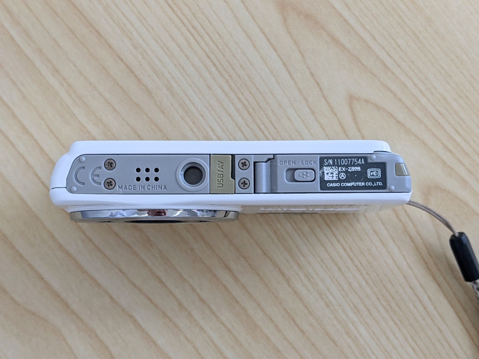 C【中古品】CASIO カシオ EXILIM エクシリム EX-ZS28 白 ホワイト I→C