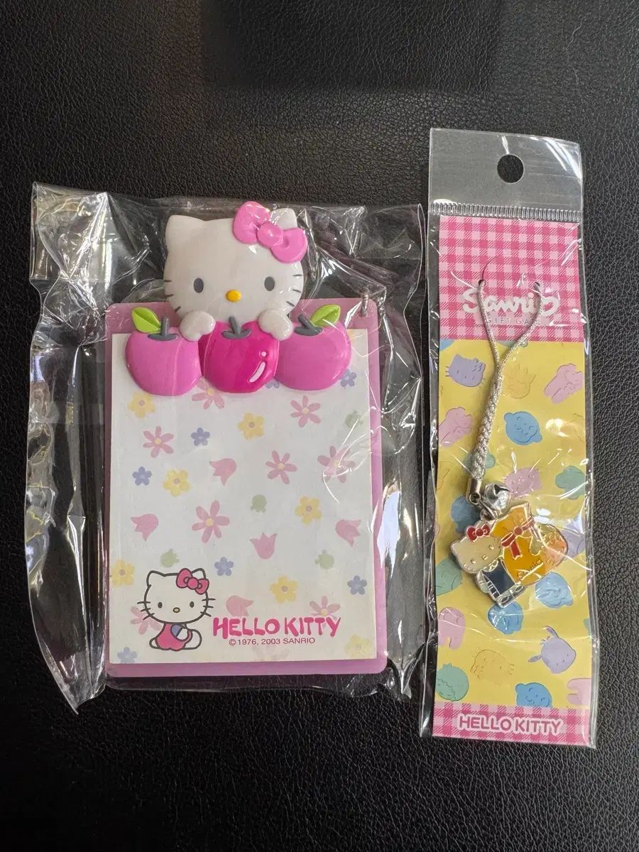クラシック アップル hello kitty(ハローキティ) メモパッド ゲート hello kitty(ハローキティ) キーホルダー セット