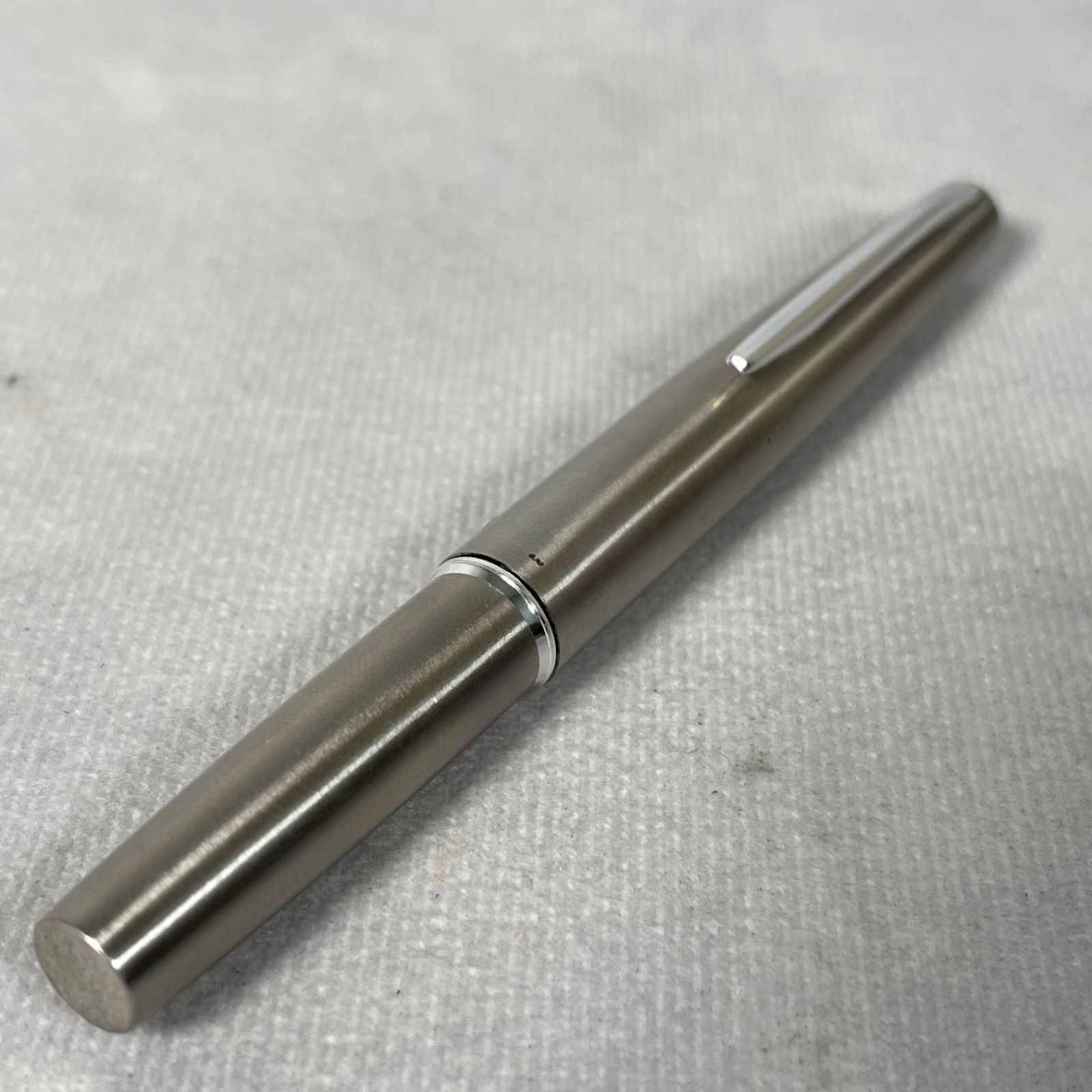 【管T118】SAILOR セーラー 万年筆 ペン先14K 912 シルバー 現状渡し 筆記未確認