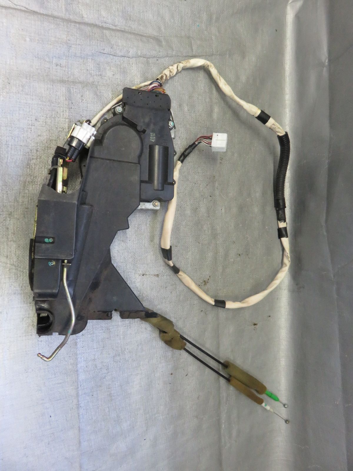 ★SB325/動作OK トヨタ セルシオ UCF30 UCF31 後期 純正 フロント ドアロックアクチュエーター イージークローザー 助手席側 左前 左側