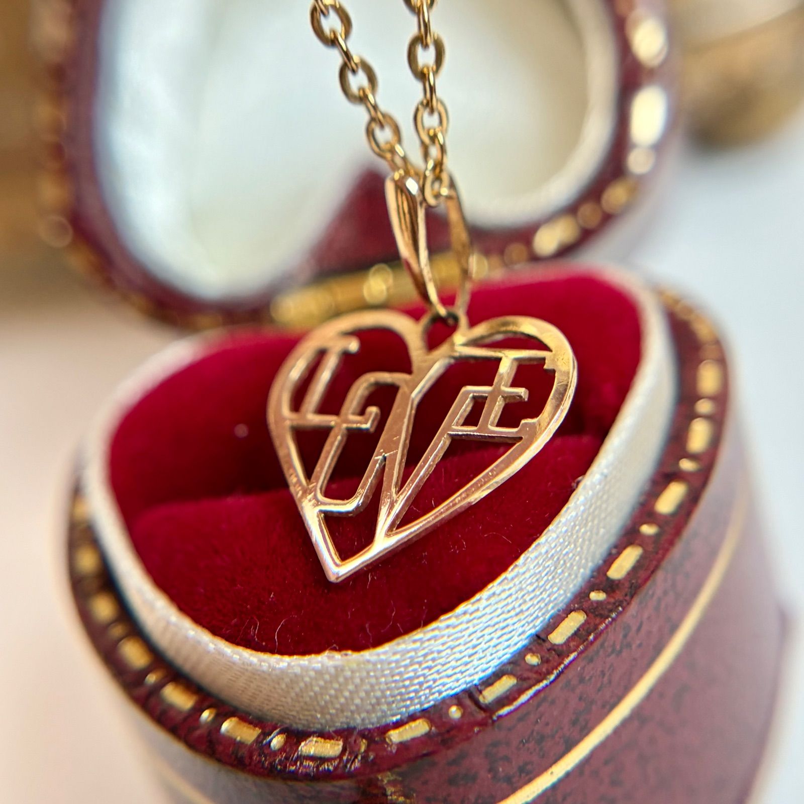 買取店】K18 YG ハート LOVE モチーフ ペンダントトップ 金 750 C5181