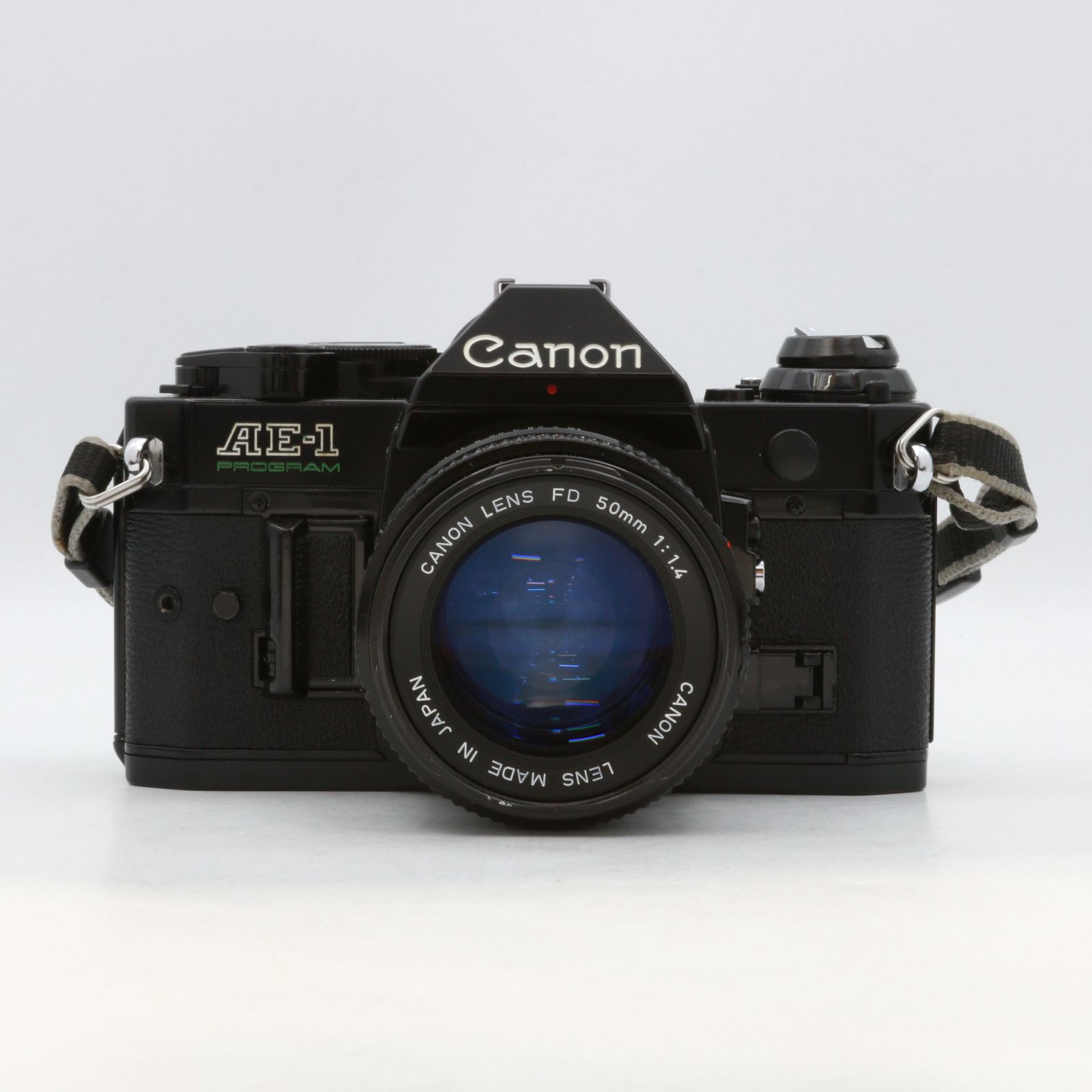 完動品】CANON AE-1 + CANON FD 50mm F1.4 フィルムカメラ 動作確認