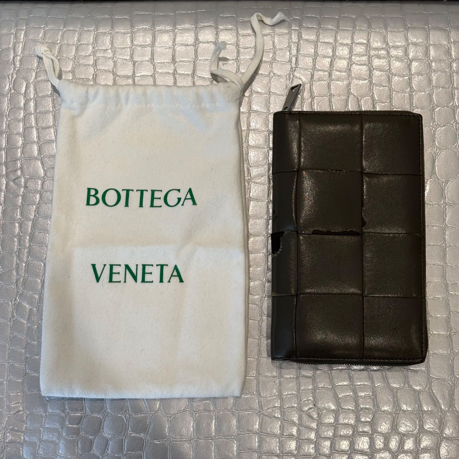 BOTTEGA VENETA マキシイントレチャート ジップアップウォレット 長 