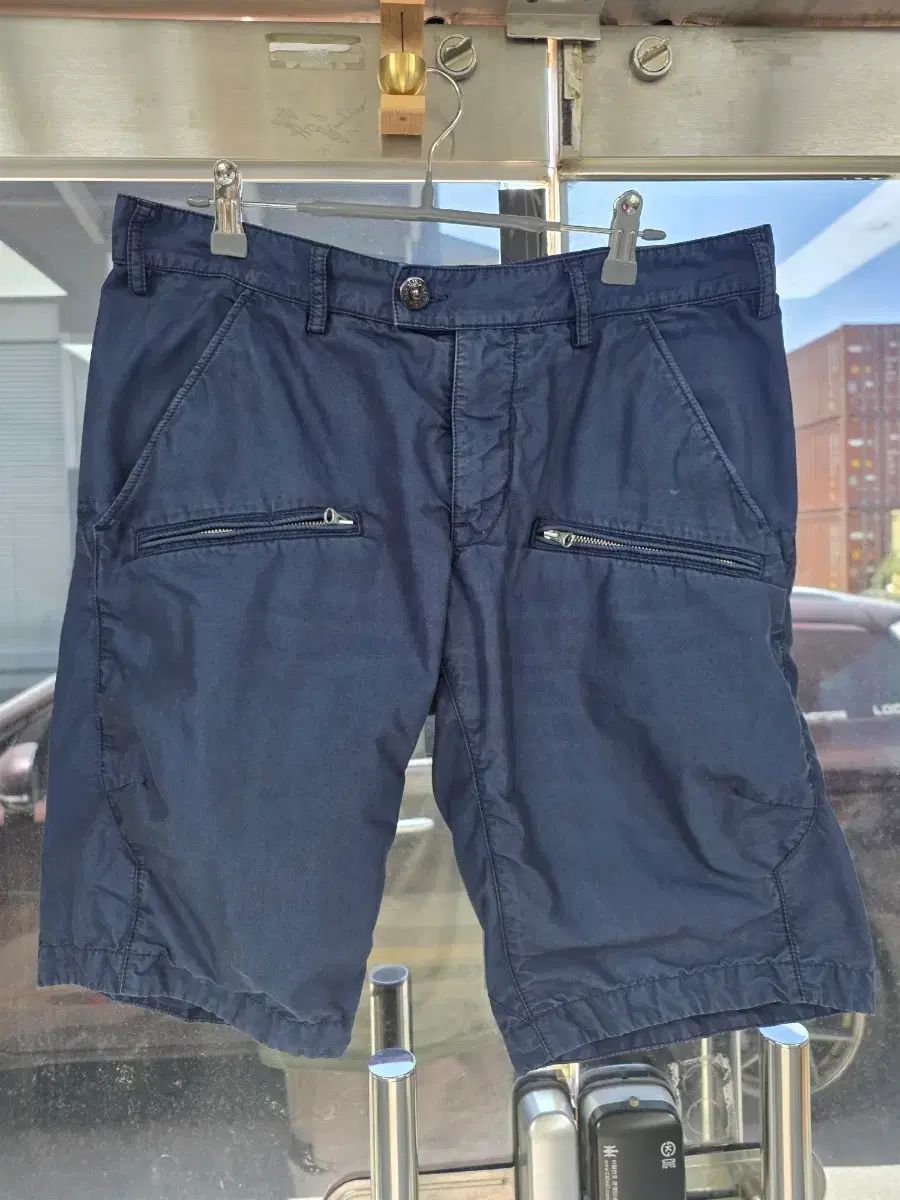 STONE ISLAND ストーンアイランド シャドウプロジェクト ネイビー COLOR ジッパーポケット ハーフパンツ