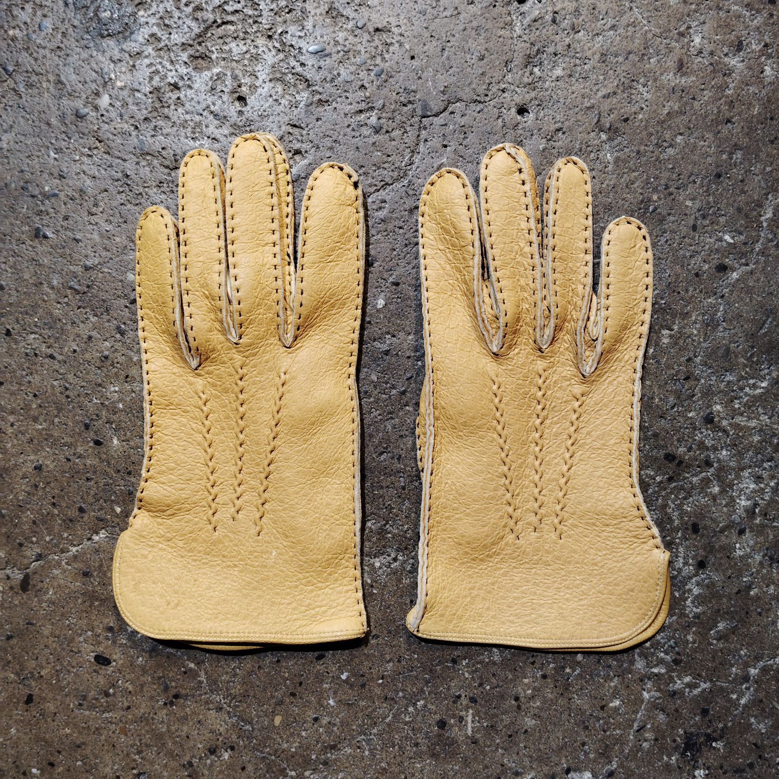 DENTS イギリス製 ペッカリー レザー グローブ デンツ Peccary Leather DENTS イギリス製 ペッカリー レザー グローブ デンツ Peccary Leather