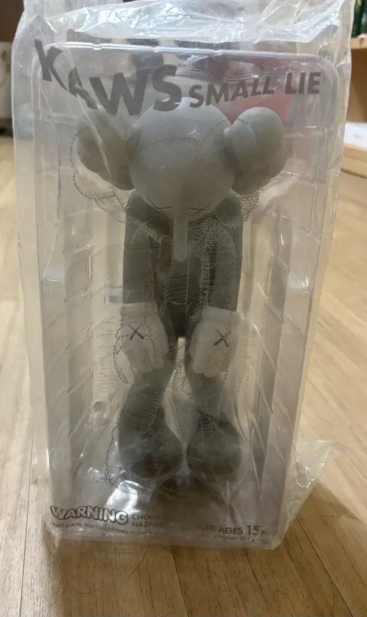 KAWS スモールライト フィギュア グレー