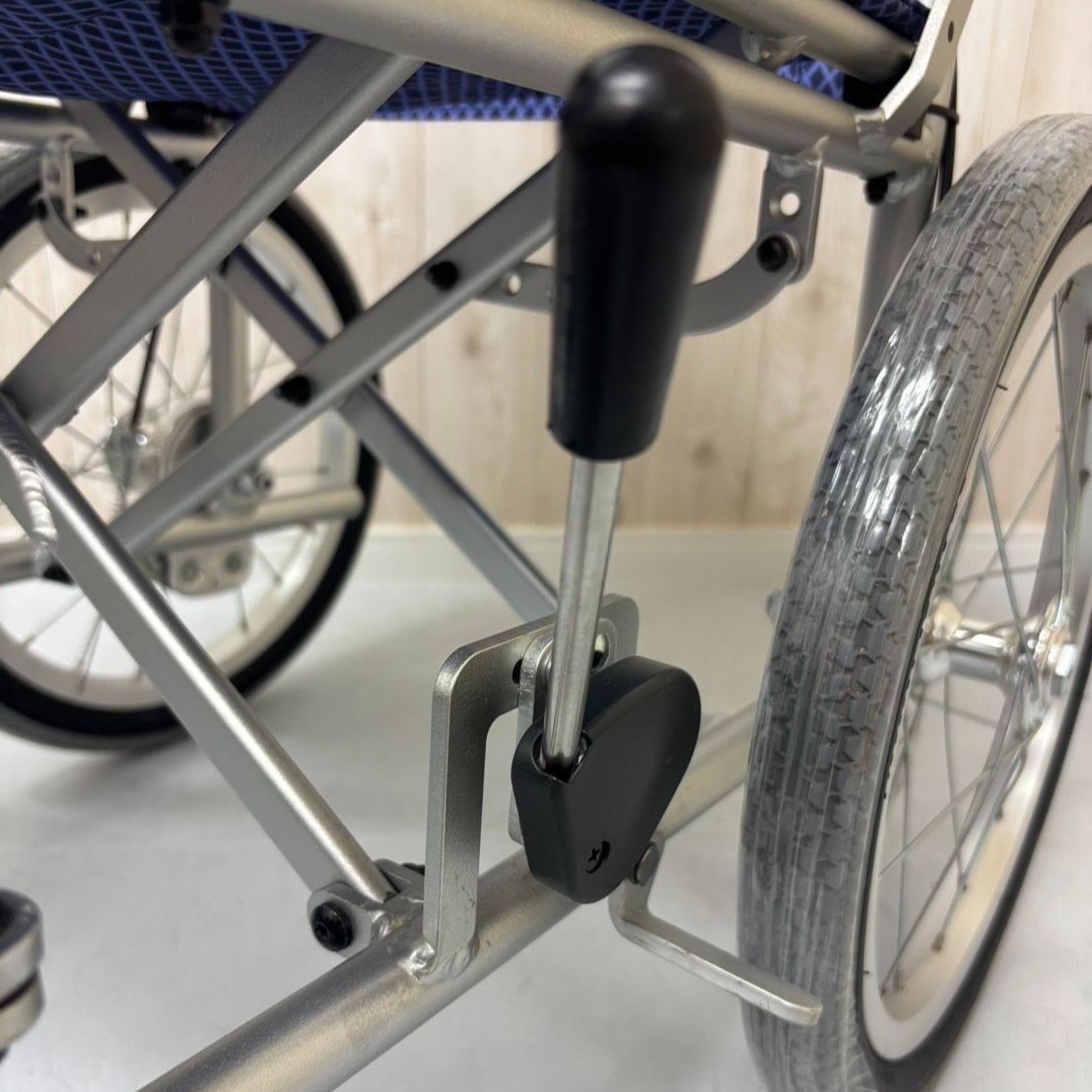 消毒済 中古 車椅子】すぐ使える車椅子 美品 ふわりす カワムラ