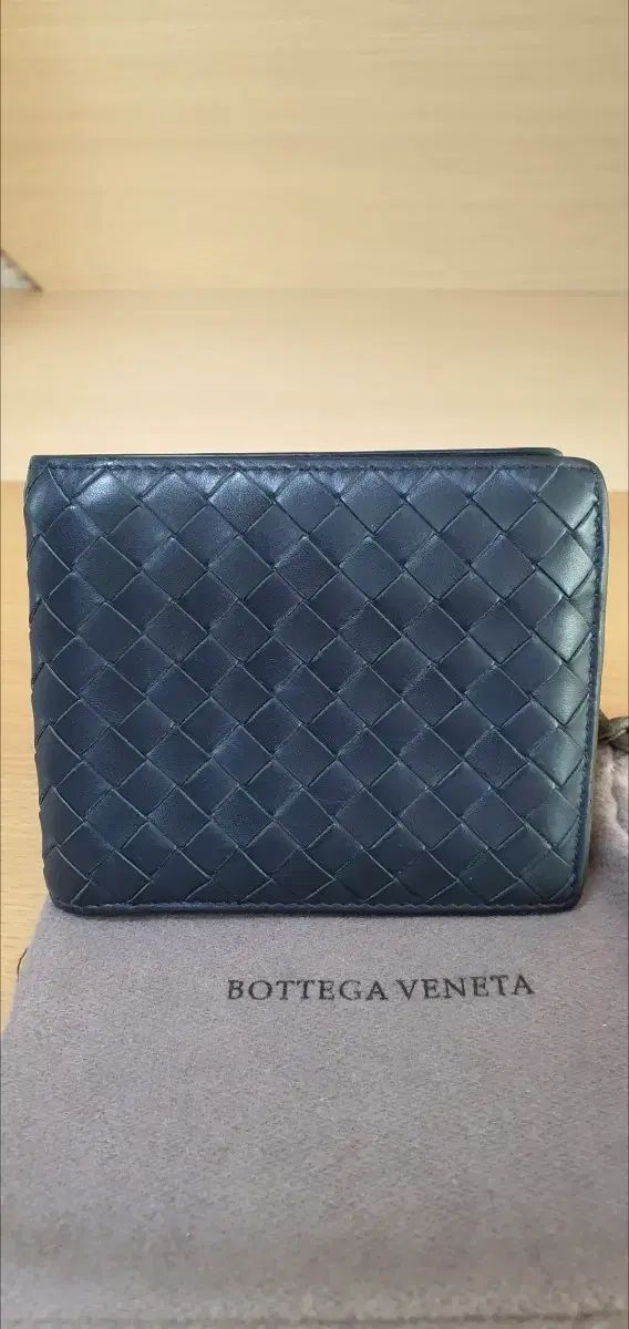 BOTTEGA VENETA ボッテガ・ヴェネタ 二つ折り財布/財布 正規品A級(鑑定済)