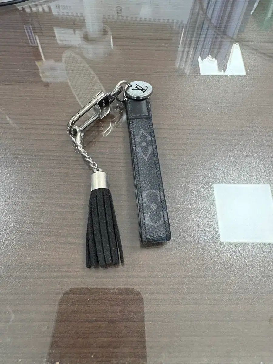 ルイヴィトン モノグラム タッセル キーホルダー