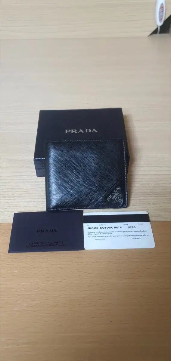 PRADA プラダ サフィアーノ 二つ折り財布/財布 正規品 A級 (保証書O)