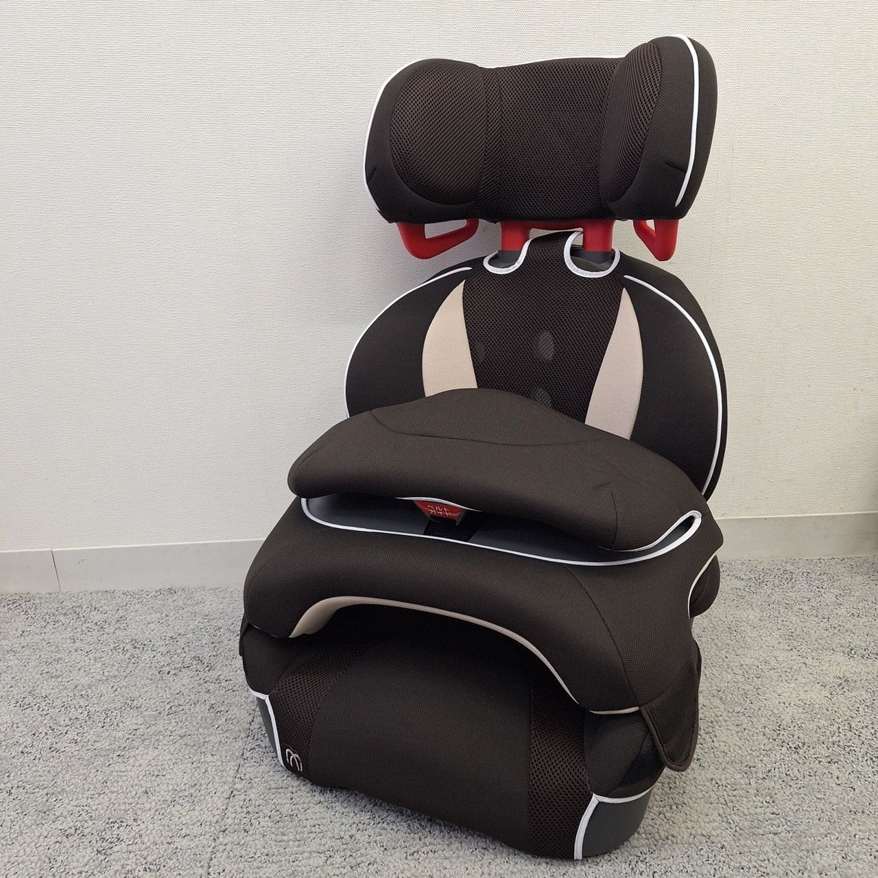 シート洗濯済み】AILEBEBE エールベベ サラット3ステップ クワトロ