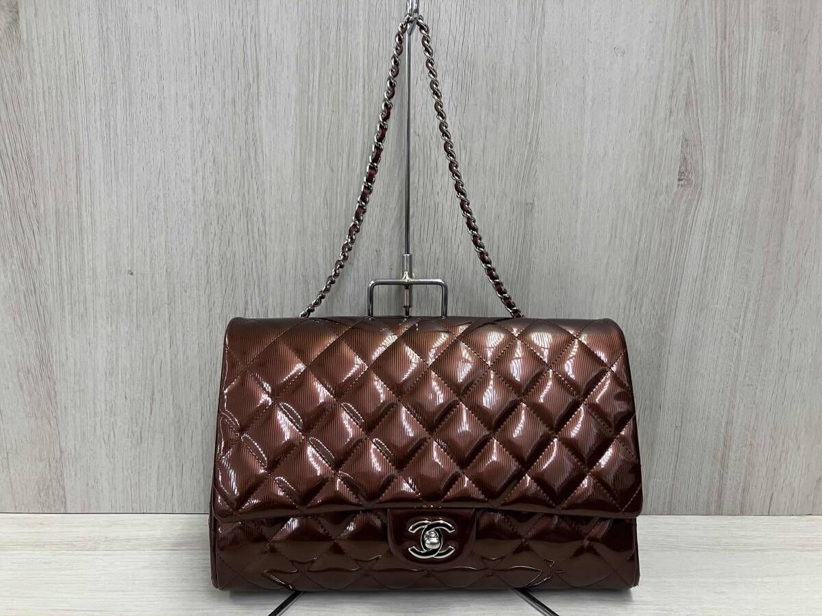 シャネル CHANEL マトラッセ25 パテント レザー ショルダーバッグ 