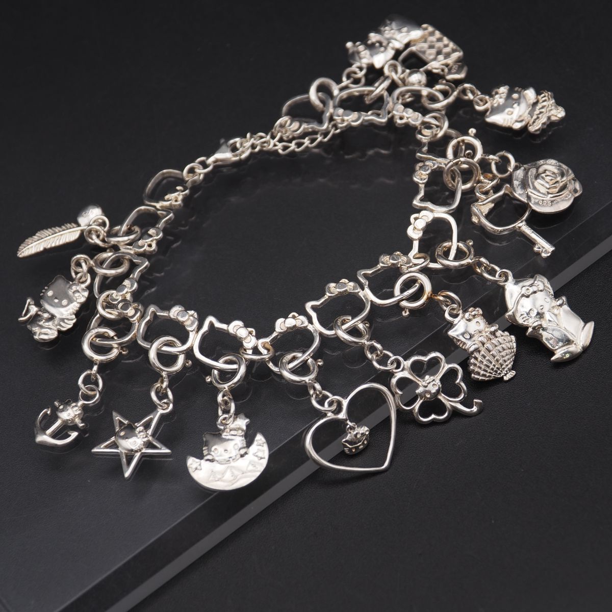 W678 SANRIO サンリオ ハローキティー 925刻印 ブレスレット チャーム付き14個 シルバー HELLO KITTY