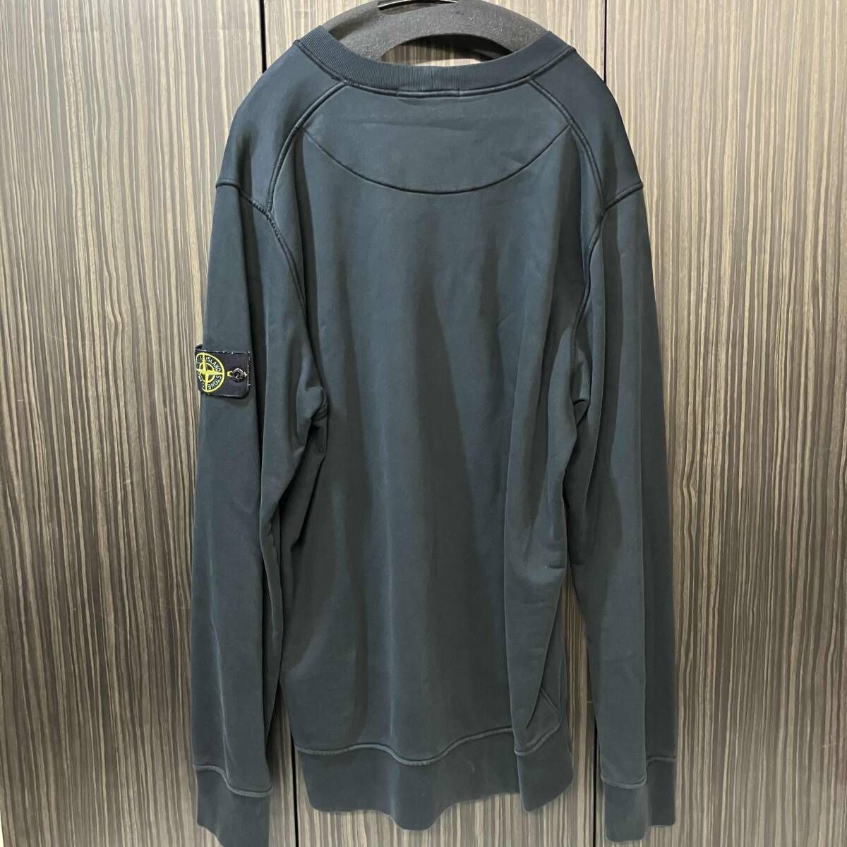 STONE  スウェット トレーナー ブラック XL ワッペン付 STONE ISLAND sweat ロゴワッペン付きクルーネックスウェットシャツ XL