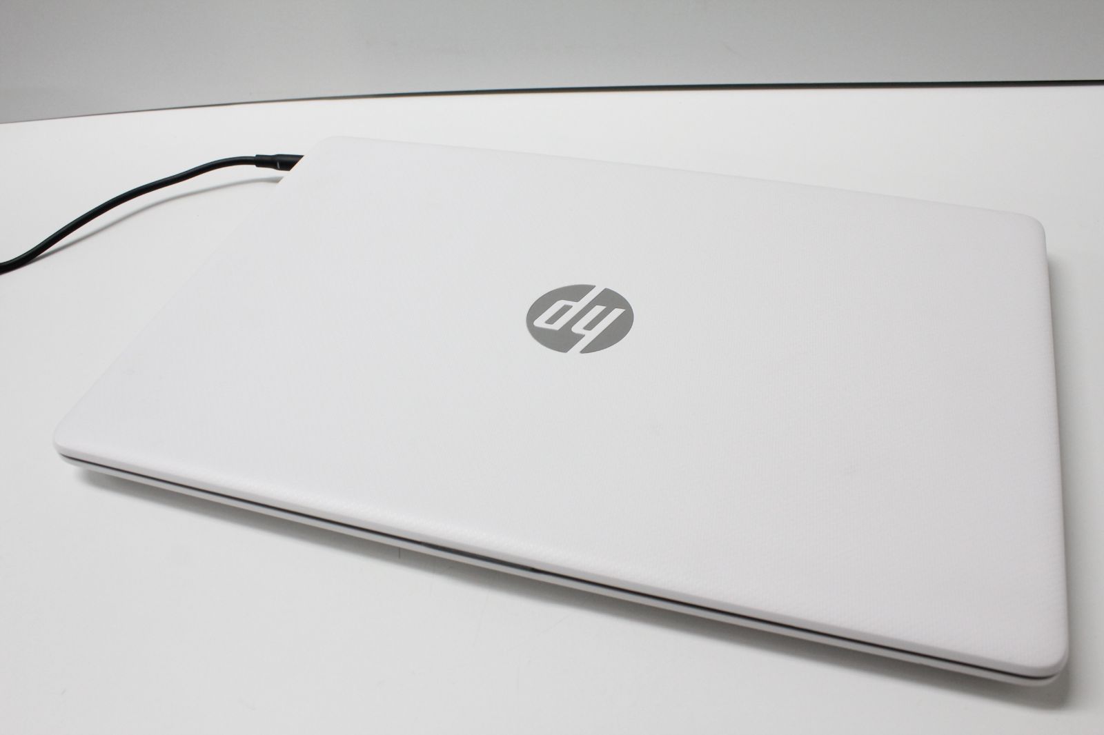 中古ノートPC】HP〈Laptop 15-da2021TU〉Core i3/SSD256GB/メモリ8GB