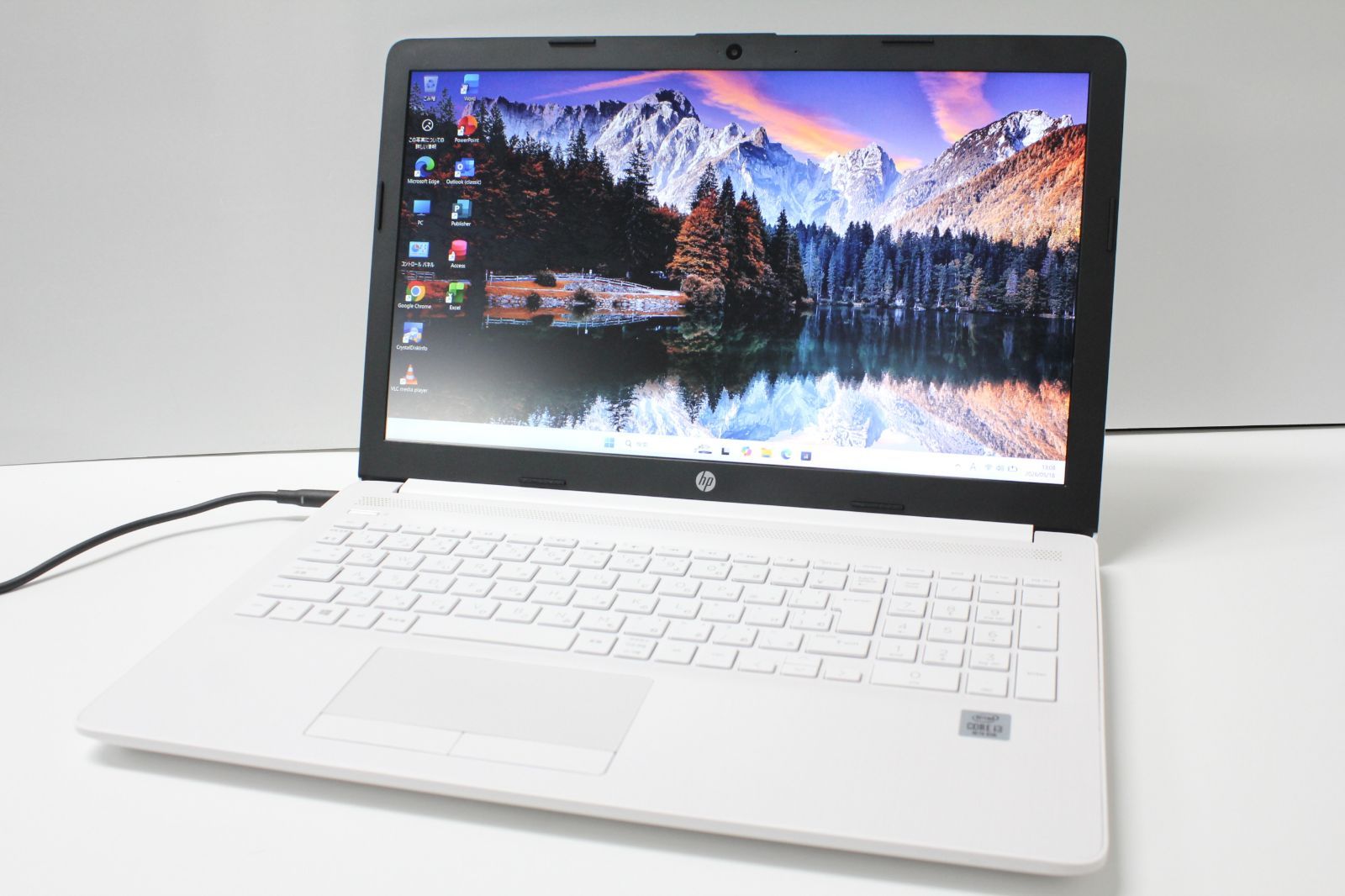 中古ノートPC】HP〈Laptop 15-da2021TU〉Core i3/SSD256GB/メモリ8GB