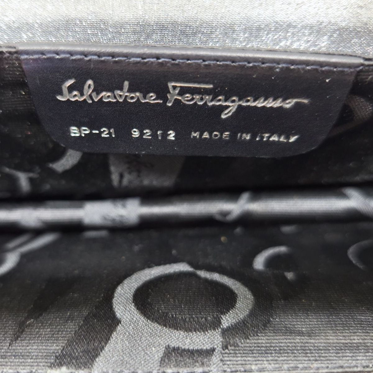 Salvatore Ferragamo フェラガモ ミニバッグ シルバー ハンドバッグ