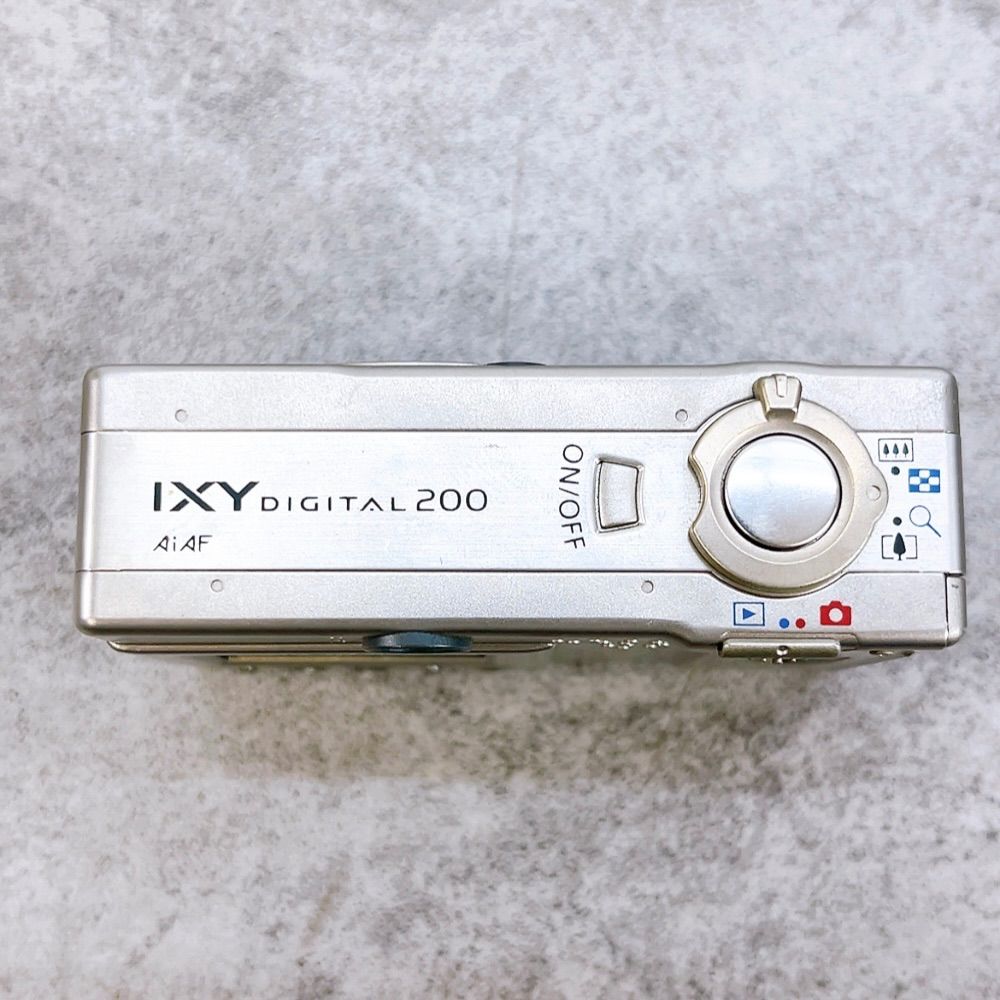 H-1394 Canon IXY DIGITAL 200 PC1012 シルバー ジャンク品 コンパクト