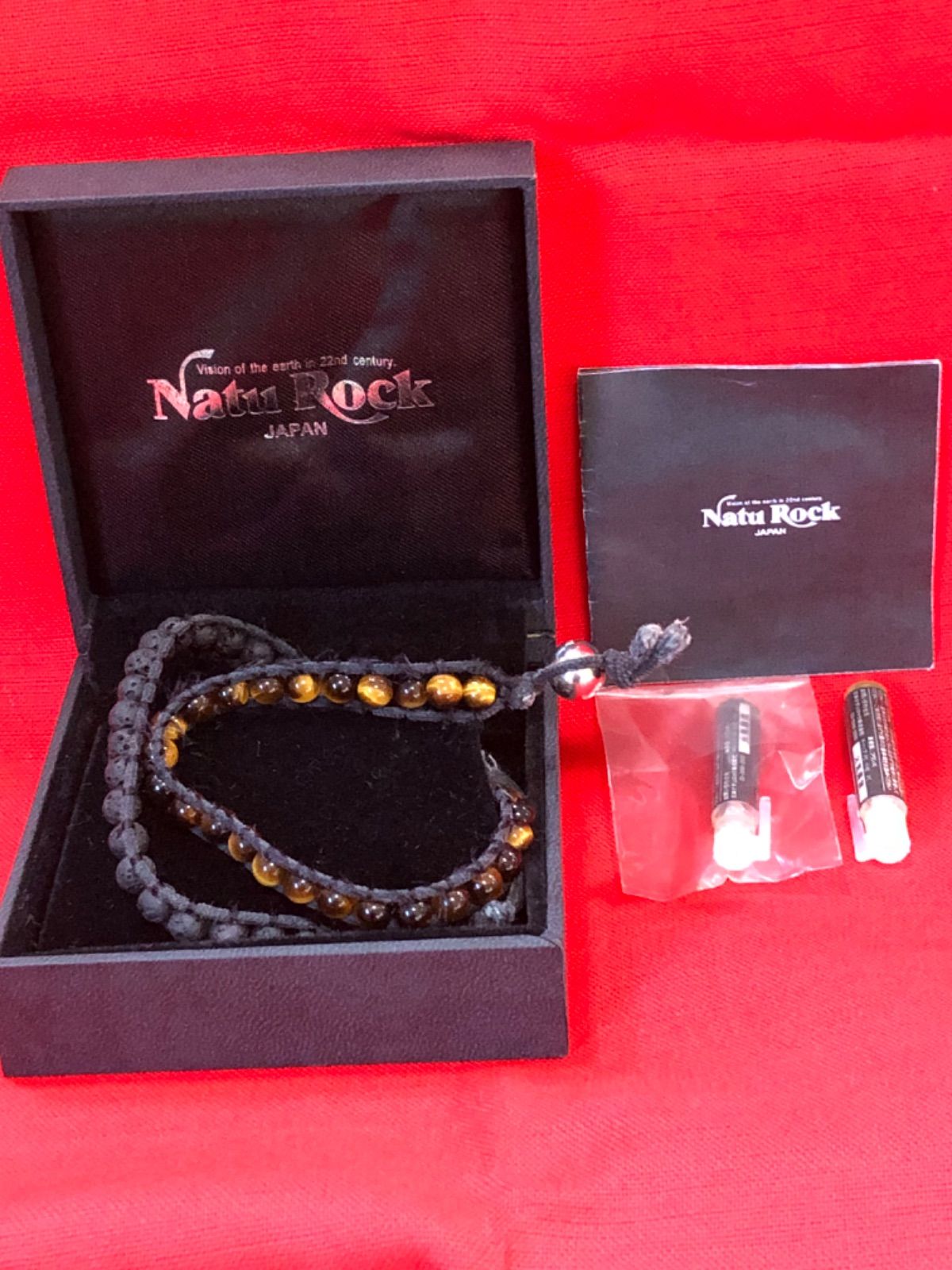 Natu Rock（ナチュロック）の溶岩ブレスレットです。溶岩とタイガー