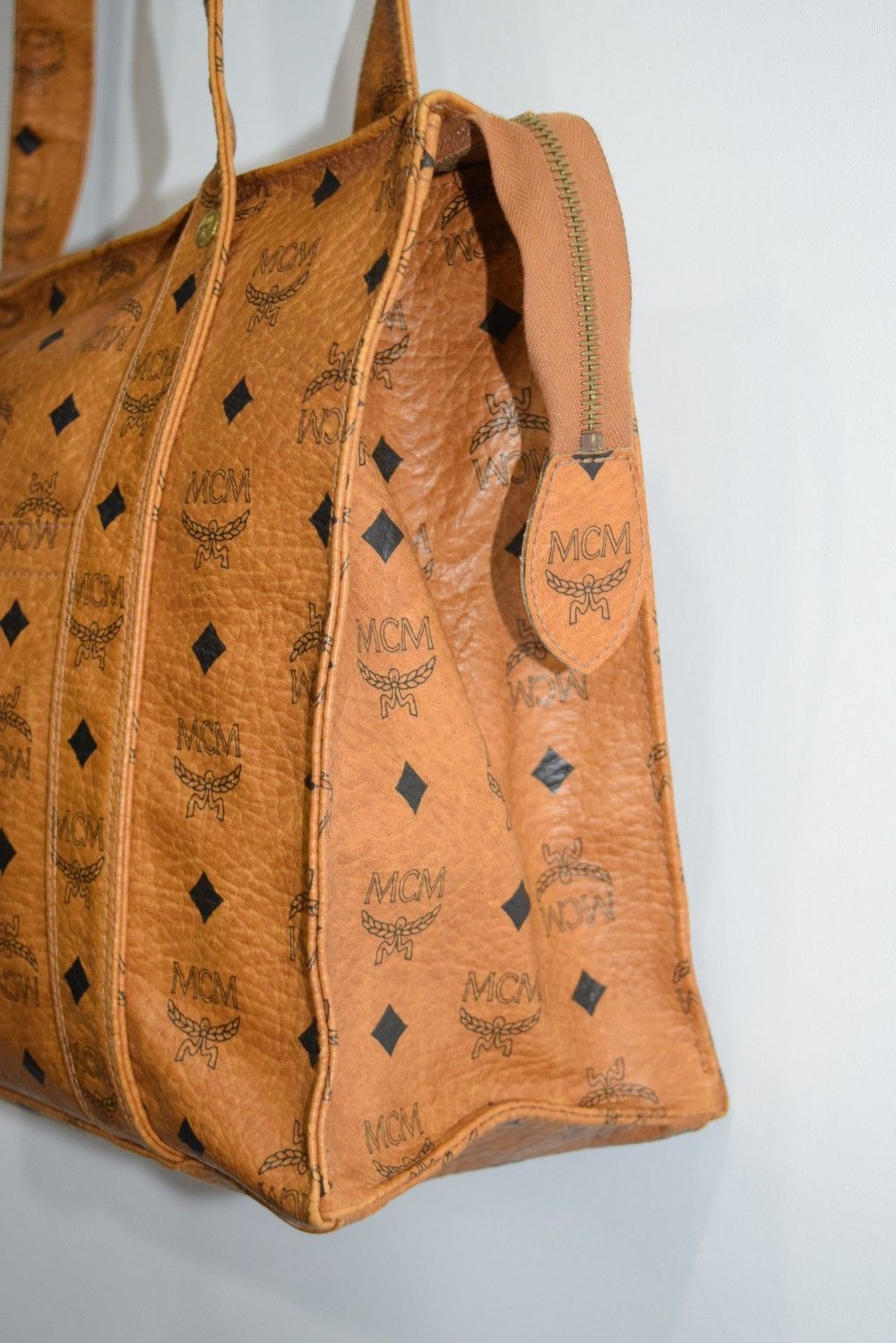 MCM/エムシーエムロゴグラムレザートートバッグ