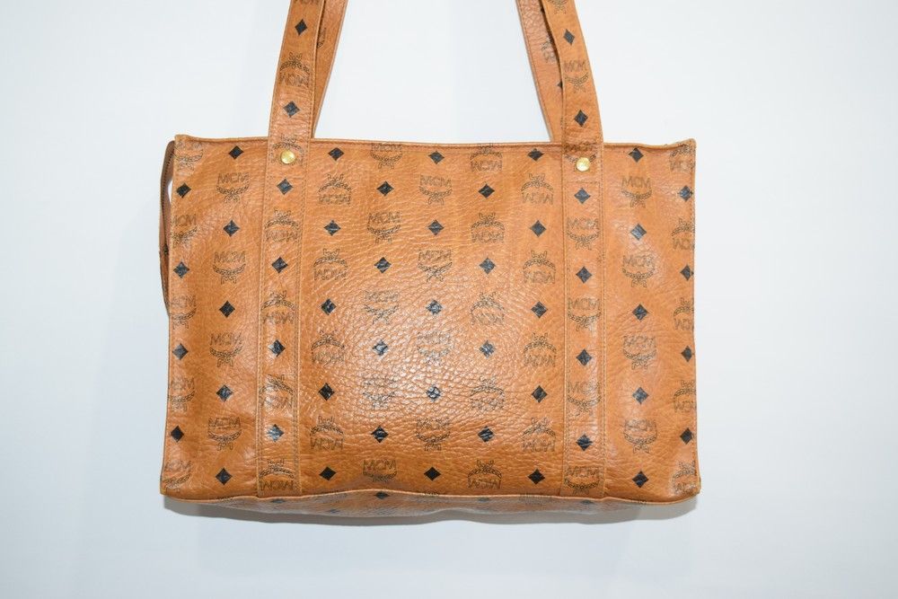 MCM/エムシーエムロゴグラムレザートートバッグ