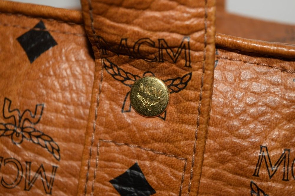 MCM/エムシーエムロゴグラムレザートートバッグ