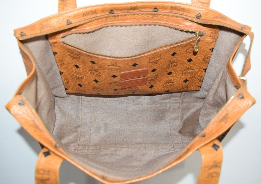 MCM/エムシーエムロゴグラムレザートートバッグ