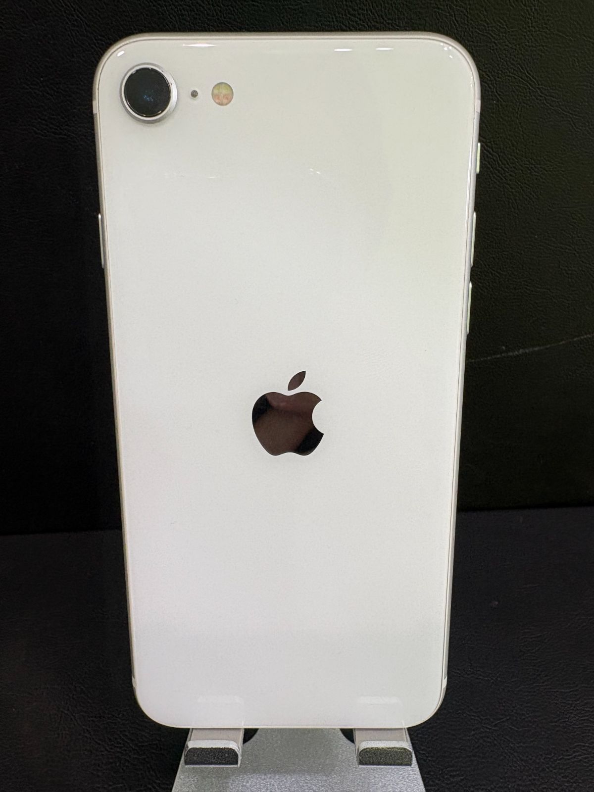 5/18限定価格iPhone SE 第2世代 64GB ホワイト SIMフリー 動作確認済み