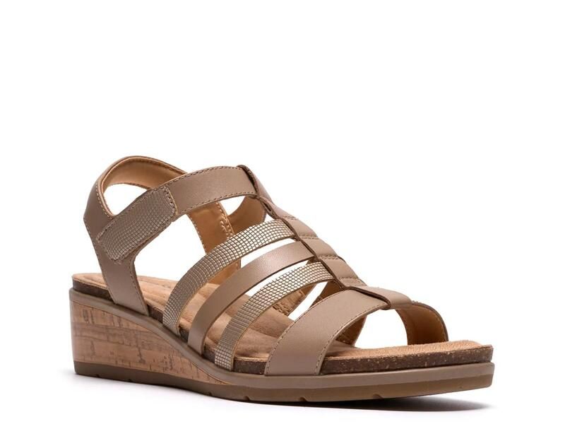 クラークス レディース シューズ サンダル Clarks Kacha Step Wedge Sandal Taupe トープ