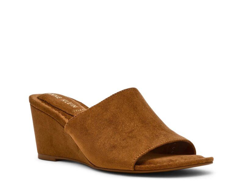 アンクライン レディース シューズ サンダル Anne Klein Charisma Wedge Sandal Hazelnut