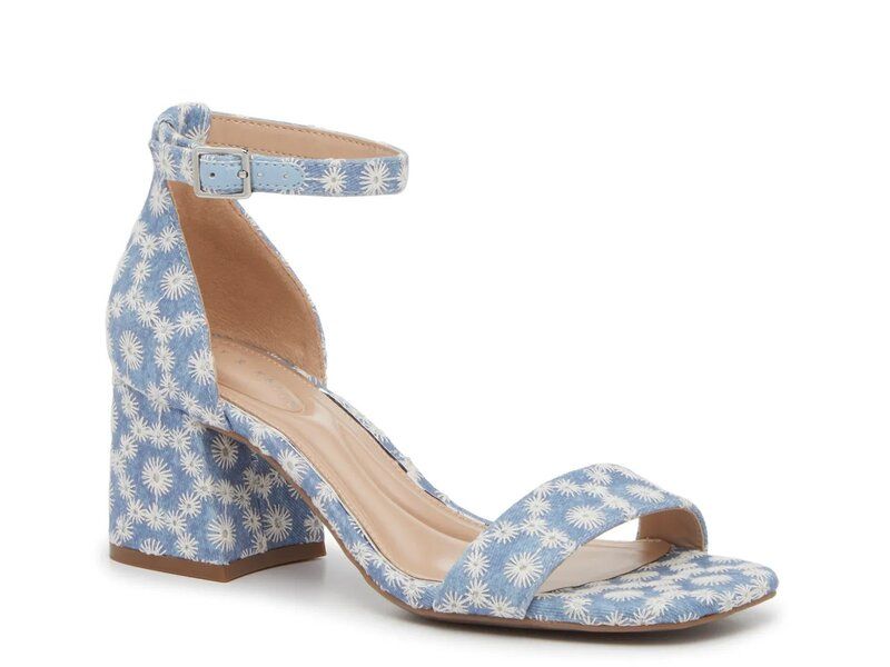 ケリー＆ケイティ レディース シューズ サンダル Kelly Katie Marybell Sandal BlueWhite Floral Embroidered Fabric ホワイト
