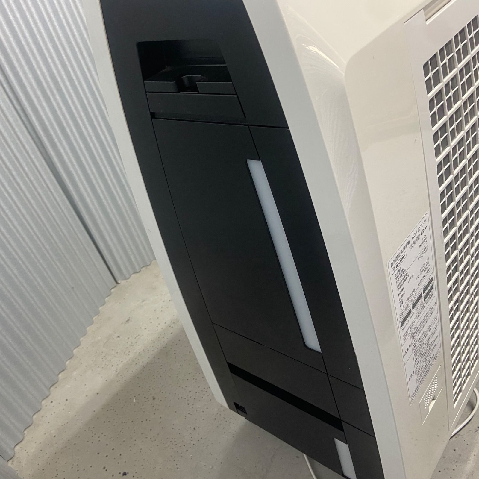 SHARPシャープ 除加湿空気清浄機 KC-HD70-W 2018年製 - メルカリ