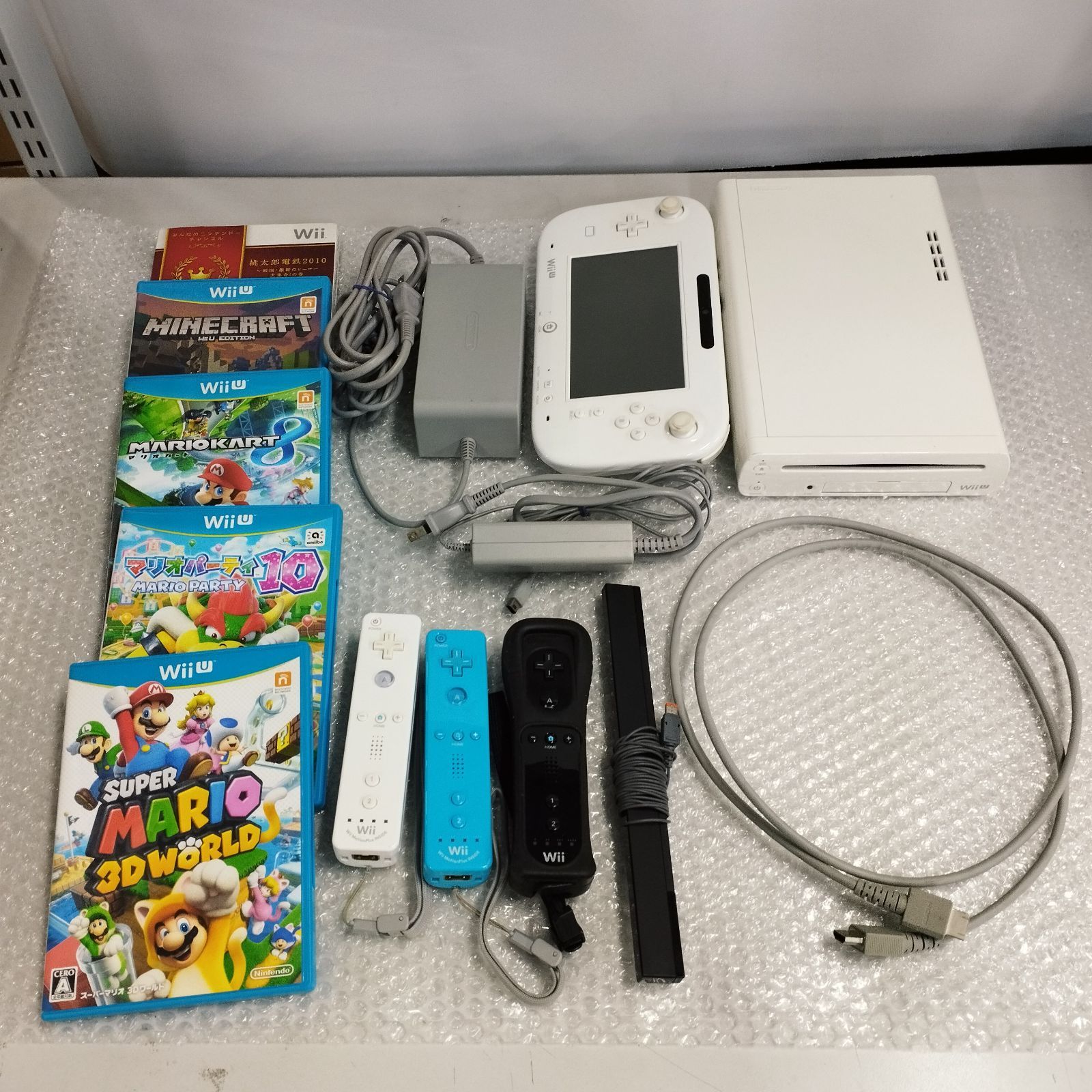 D12902】（現状品）任天堂 WiiU 本体 シロ すぐに遊べるセット ソフト5