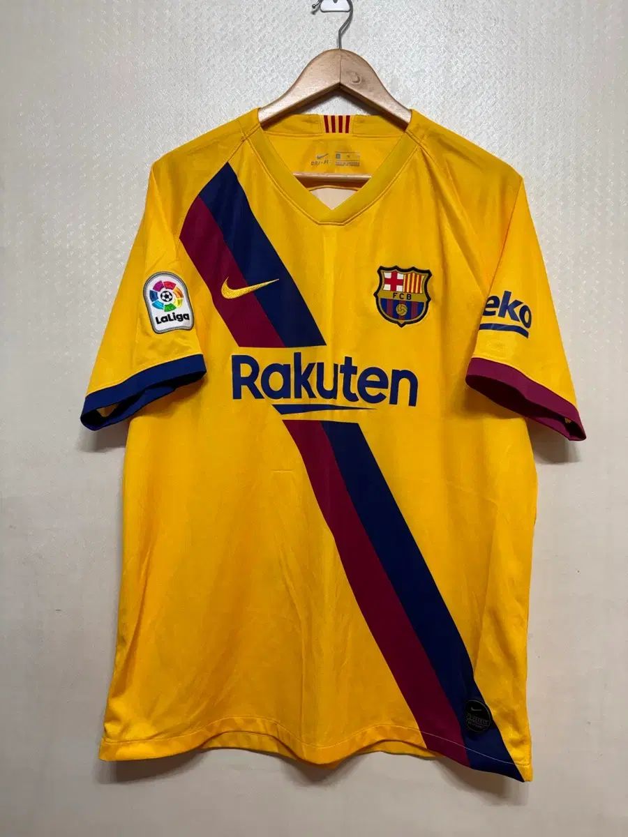 19-20 バルセロナ アウェー 半袖 出品