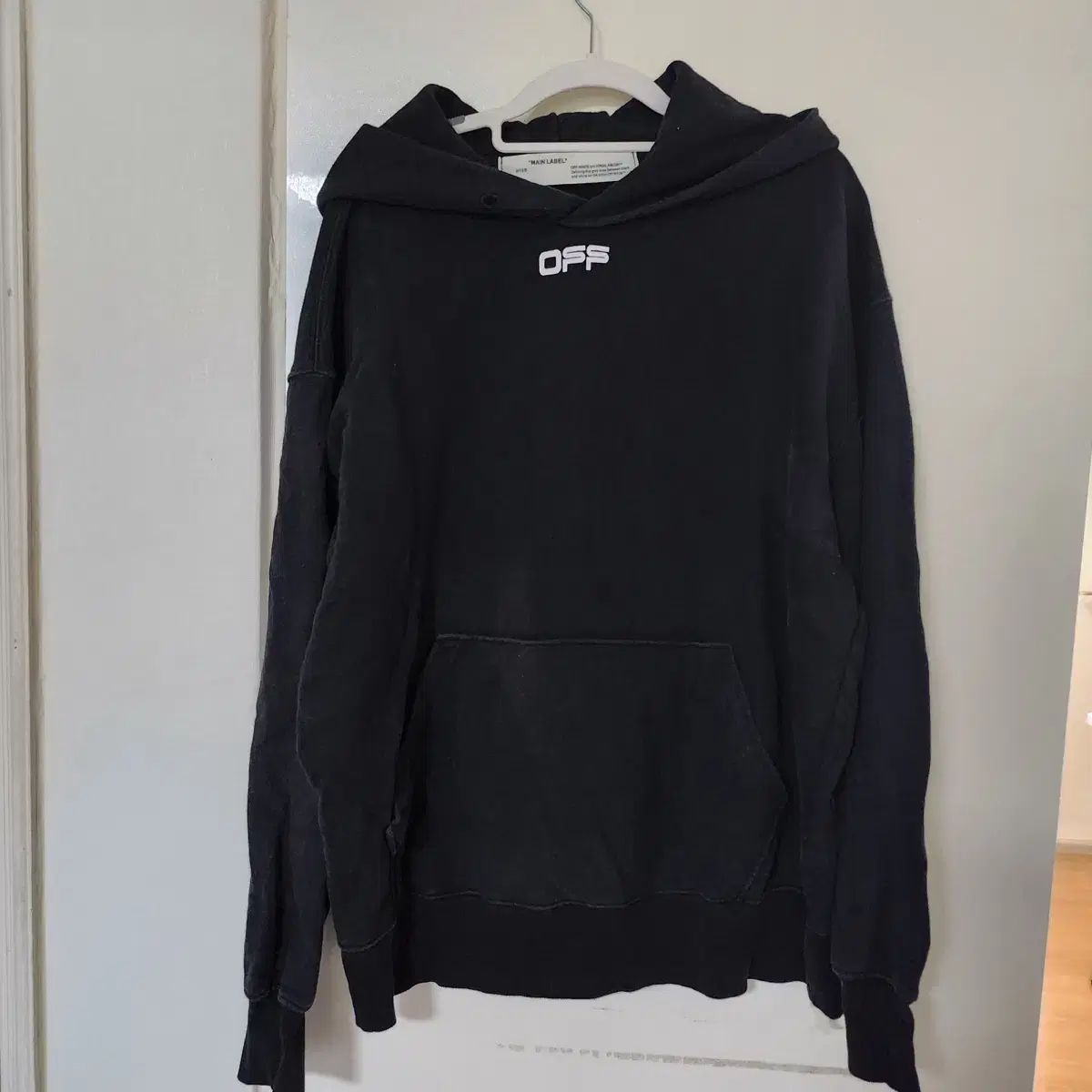 オフホワイト ブラック WHO Tシャツ