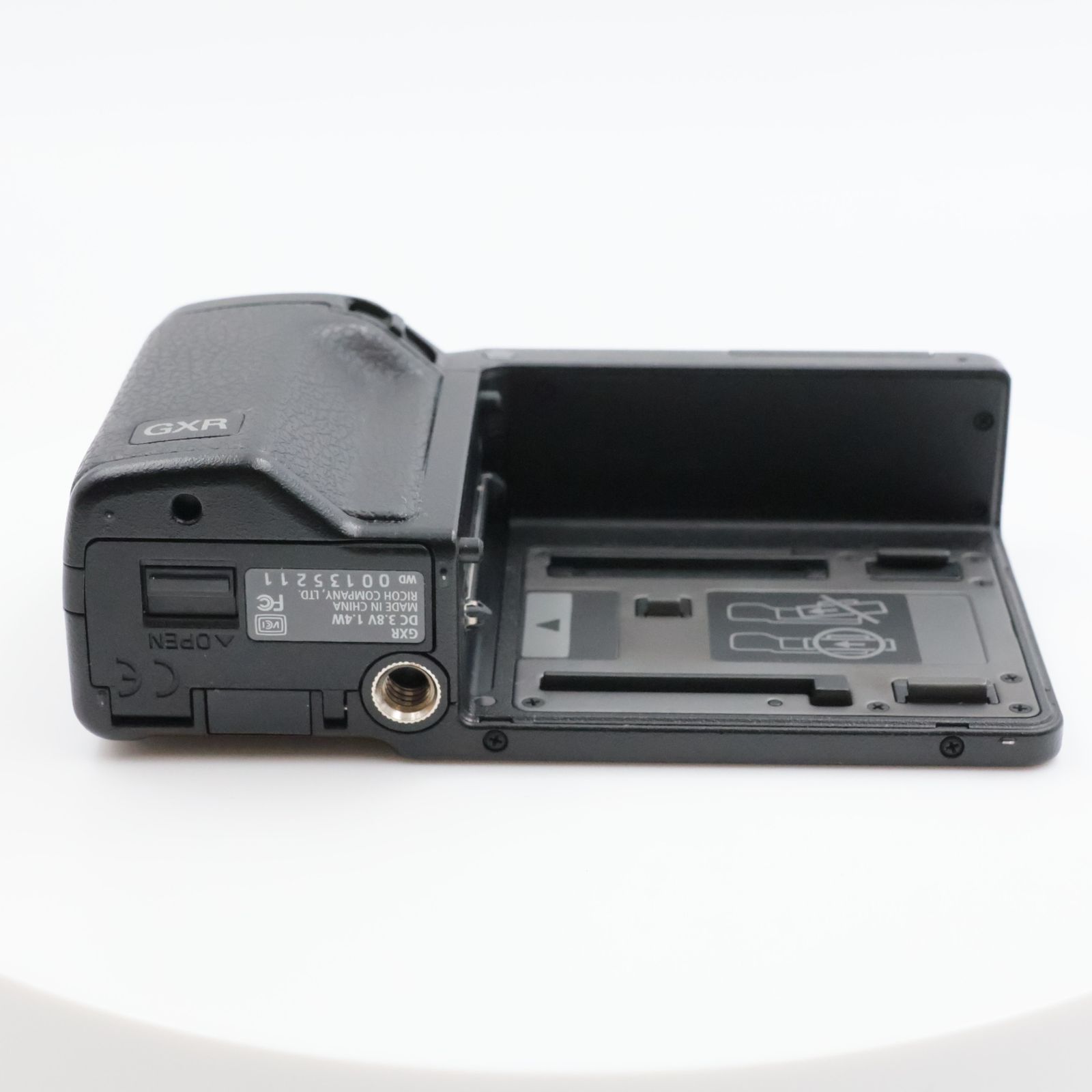 □極上品□ RICOH GXR ボディ デジタルカメラ リコー - メルカリ