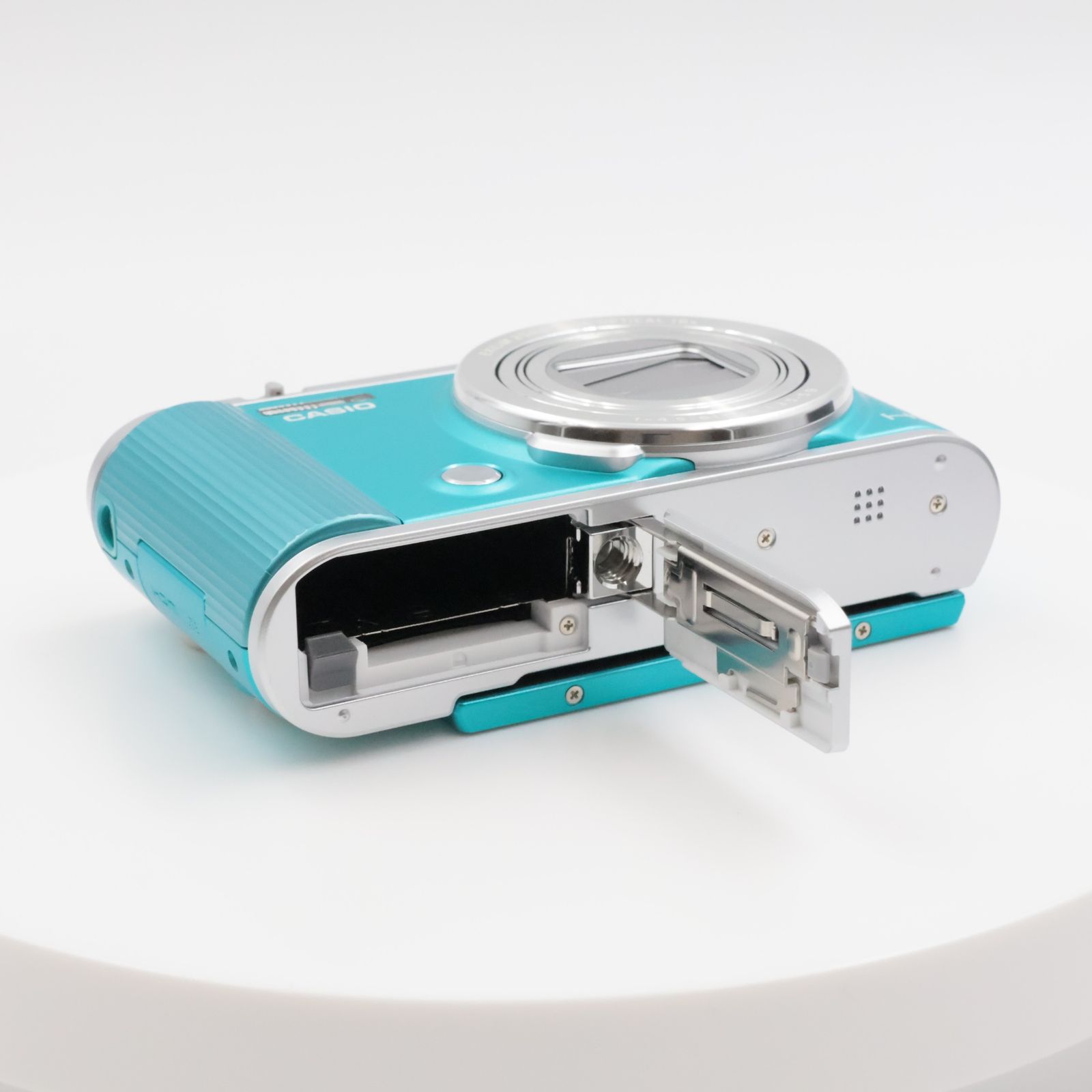 <nna>【新品未開封】カシオデジカメEX-ZR1800BEブルー Casio EXILIM ZR1800 Ex-zr1800 W. 18x Zoom Lens Emerald Green Mint