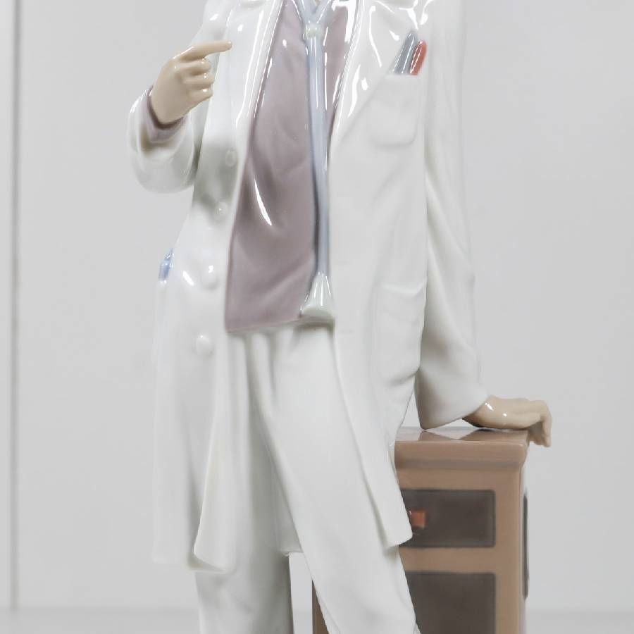 優秀なドクター　置物 スペイン製 LLADRO 【美品】リヤドロ 8188 トーヨーキッチン スペインのポーセリンブランド「リヤドロ｜Lladro| 置物
